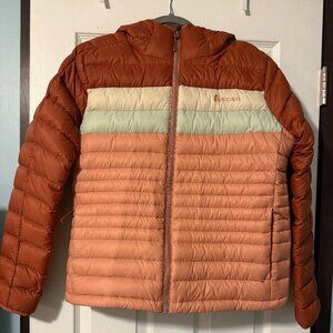 Cotopaxi Fuego Hooded Down Jacket-Women's Medium in Faded Brick Clay